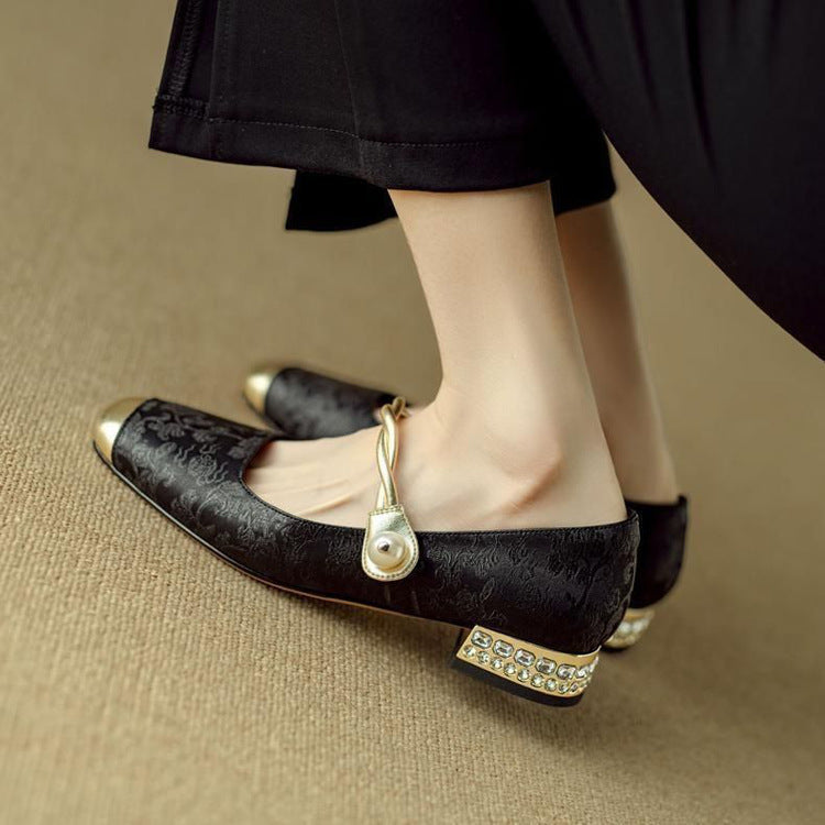 Naila Pumps