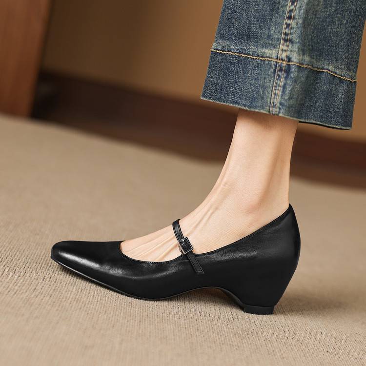 Deyra Genuine Leather Pumps