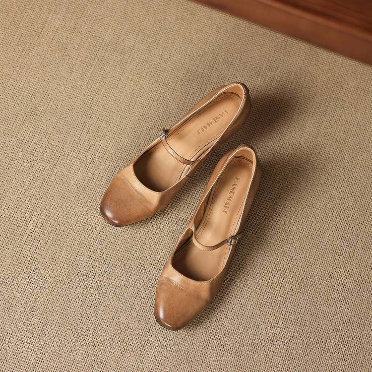 Deyra Genuine Leather Pumps