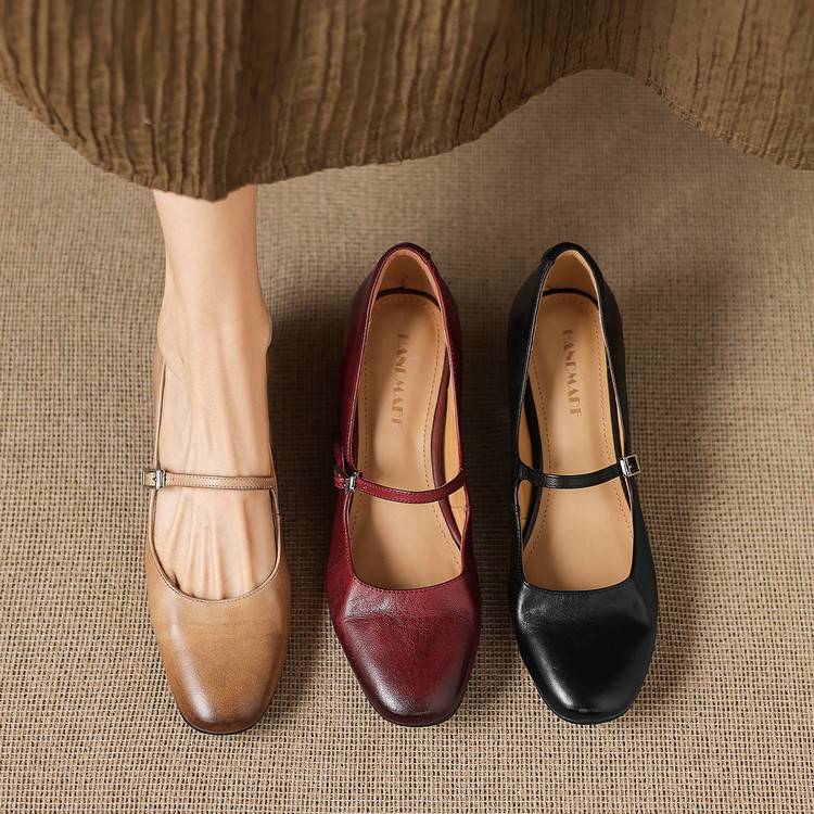 Deyra Genuine Leather Pumps
