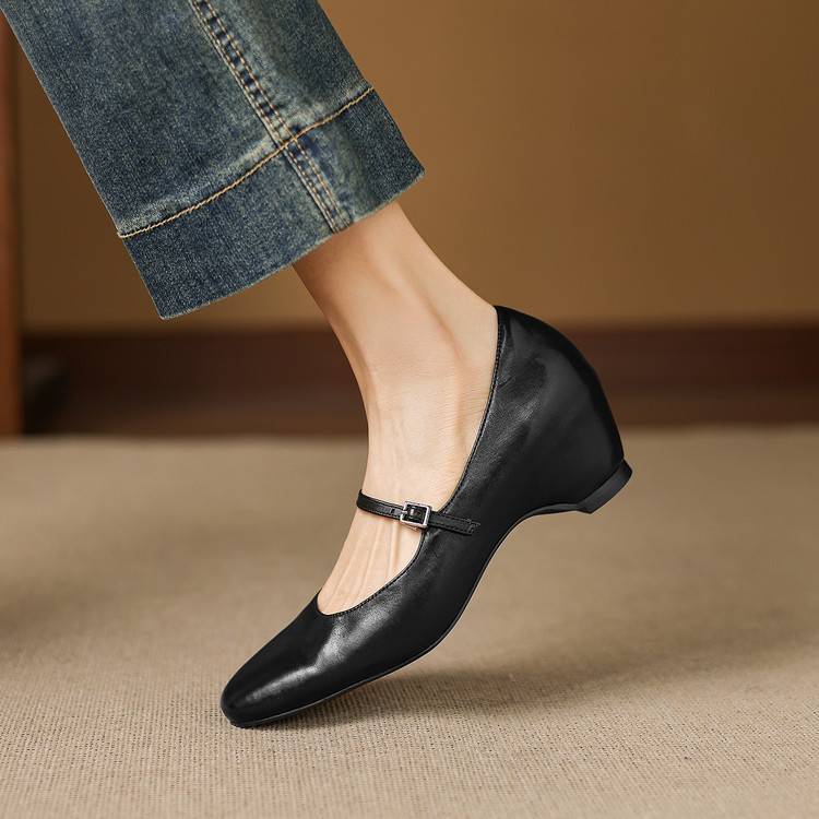 Deyra Genuine Leather Pumps