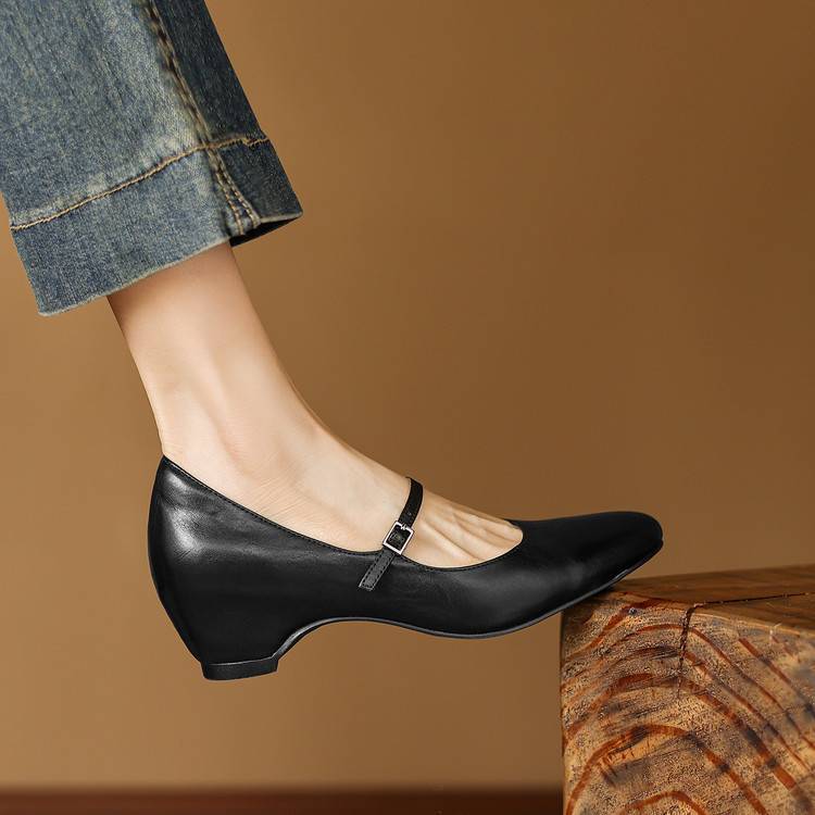 Deyra Genuine Leather Pumps