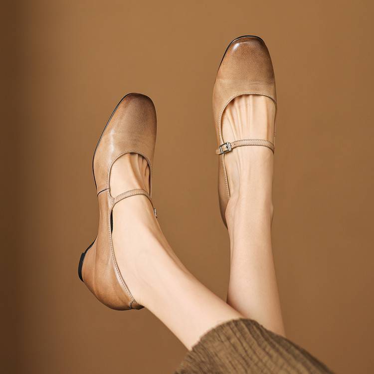 Deyra Genuine Leather Pumps